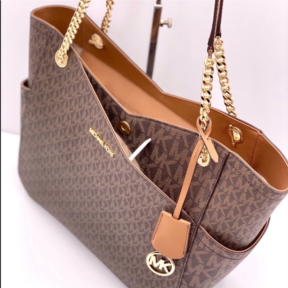 Michael Kors Large Chain Shoulder
Bag Tote - Picture 4 of 11